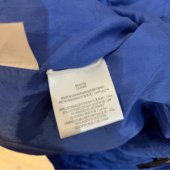 BCBGmaxazria blue mini skirt with an integrated belt. - Picture 6 of 6